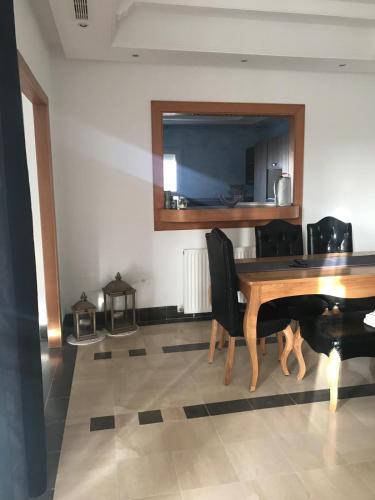 المرافق, Villa avec piscine in أغير