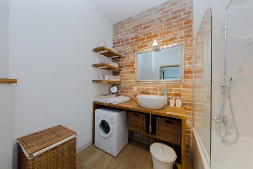 ShortStayPoland Marymoncka - image 11
