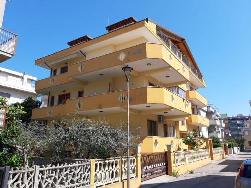  Yellow Home, Pension in Silvi Marina