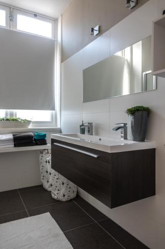 Bathroom, Het Zeeuwse Bloemenhuis in IJzendijke