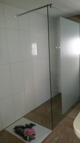 Ferienwohnung Hirmer 1.8km von Hagebuttenstraße entfernt