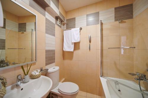 Crystal City Hotel Room Type - Double Room with Extra Bed