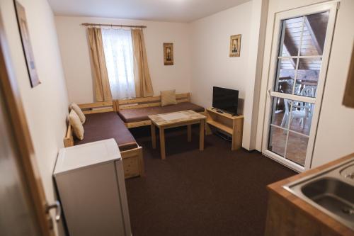 Apartmany Alpsky Dum near Bultas