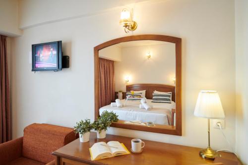 Crystal City Hotel - image 13