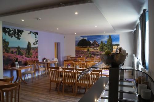 Food and beverages, Hotel Tini in Bad Fallingbostel