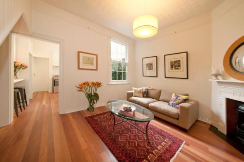 Divine Early-Sydney Home - The Rocks - image 7