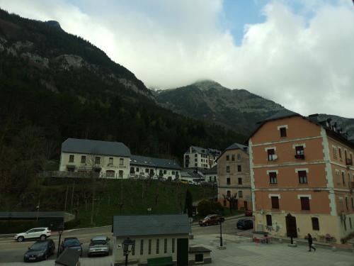  Plaza Europa 4 primera planta apartamento 10 in Canfranc-Estación