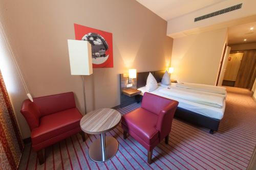 Novina Hotel Tillypark - image 4