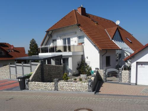 Pension und Apartment Landhaus Fricke - Accommodation - Calden