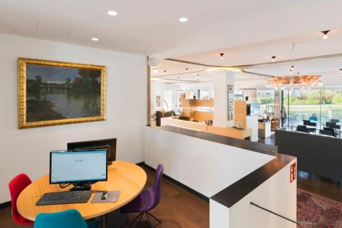At the Park Hotel - image 10