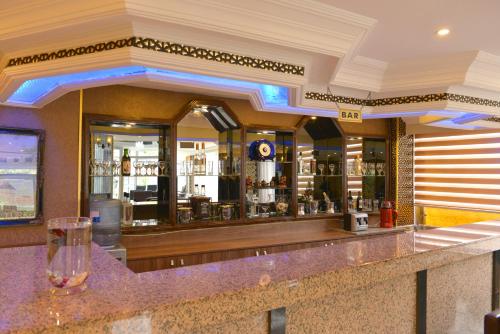 Hotel Marina City - image 2