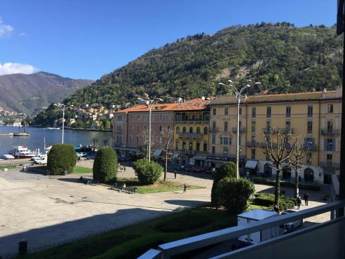 Como Lake Suites - image 4