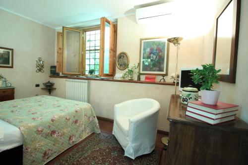 Studio Apartment image 7