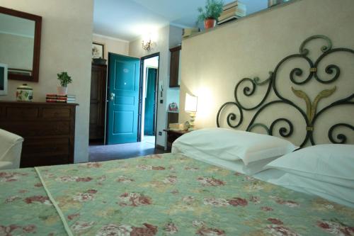 Studio Apartment image 10