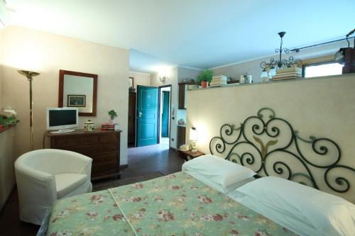 Studio Apartment image 9
