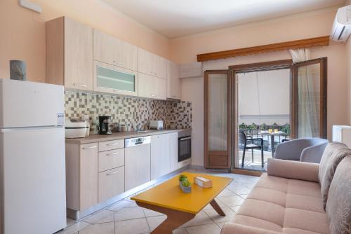  Katerina's Cozy Mountain View Apartment in Argostoli