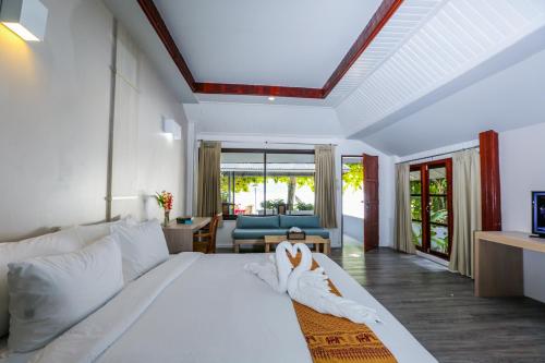 Villa Beach Front image 10