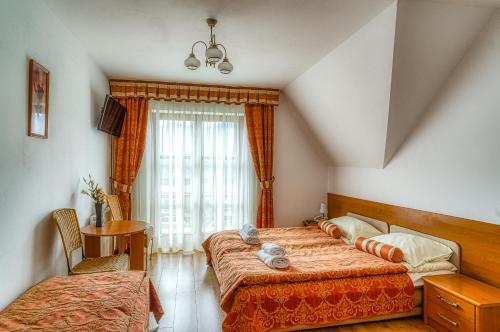 3 twin beds