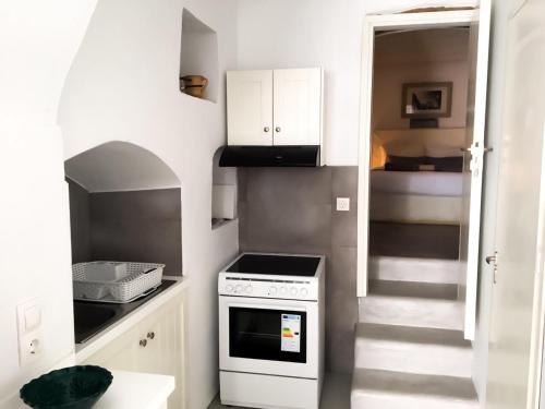 Thomas Traditional House in Chora - image 3