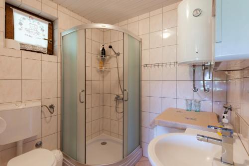 2 bedrooms, 4 beds