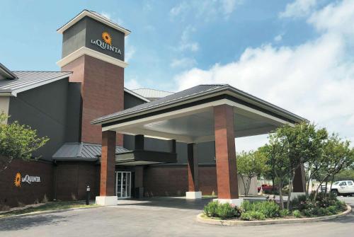 La Quinta Inn & Suites by Wyndham Austin Airport