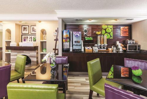 餐廳, 奧德薩溫德姆拉昆塔酒店 (La Quinta Inn by Wyndham Odessa) in 敖德薩