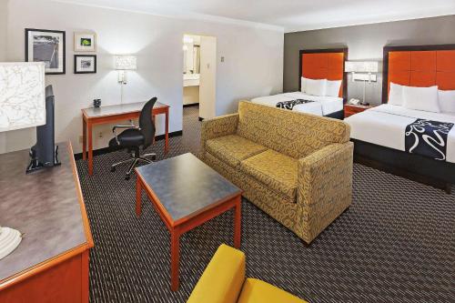 La Quinta Inn by Wyndham Dallas Uptown - image 6