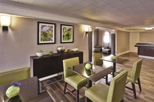 La Quinta Inn & Suites by Wyndham Nashville South