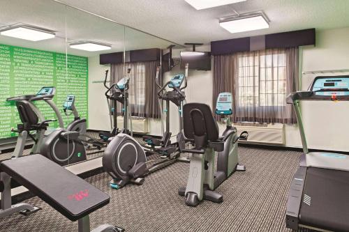 La Quinta Inn by Wyndham Champaign - main image