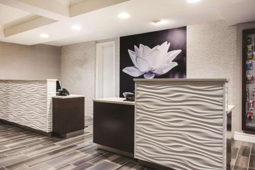 La Quinta by Wyndham Seattle Bellevue / Kirkland - image 6