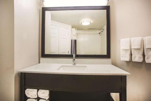 La Quinta by Wyndham Seattle Bellevue / Kirkland - image 9