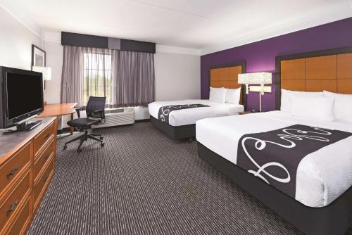 2 double beds