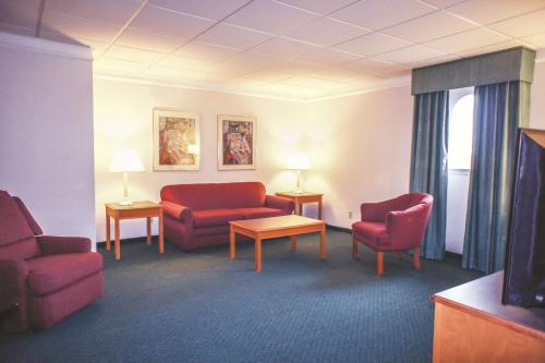 La Quinta Inn & Suites by Wyndham Moline Airport