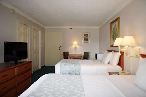 La Quinta Inn by Wyndham Tampa Bay Pinellas Park Clearwater - image 9