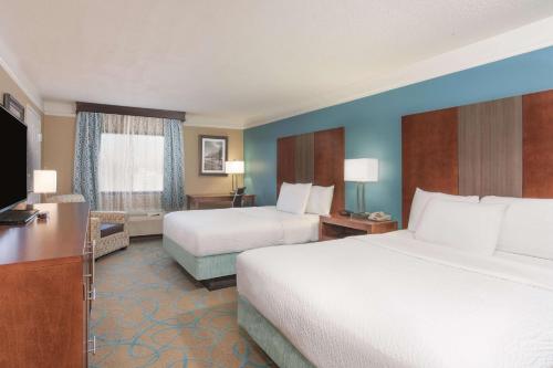 La Quinta by Wyndham Elizabethtown - image 7
