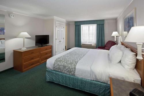 ลา ควินตา อินน์ บาย วินด์แฮม โอมาฮา เวสต์ (La Quinta Inn by Wyndham Omaha West) in โอมาฮา (NE)