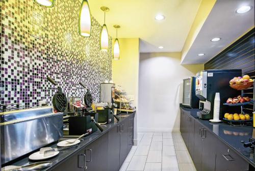 La Quinta Inn & Suites by Wyndham The Woodlands Spring