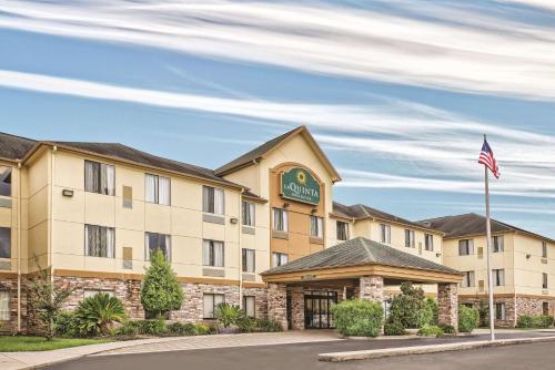 La Quinta Inn & Suites by Wyndham Houston North-Spring