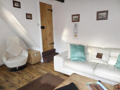 Award winning pet friendly paddock cottage 2