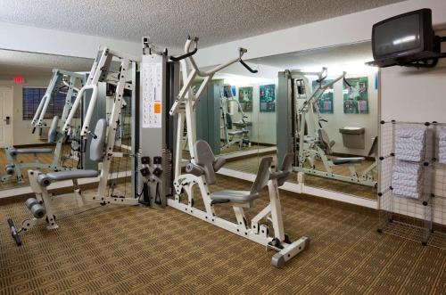 La Quinta Inn by Wyndham Albuquerque Airport - image 10