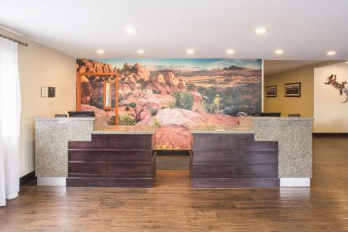Lobby, La Quinta Inn & Suites by Wyndham Moab in Moab (UT)