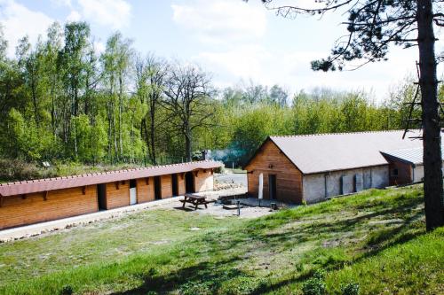Le Lodge des Bruyères (Le Lodge des Bruyeres) in Іль-ле-Вілленой