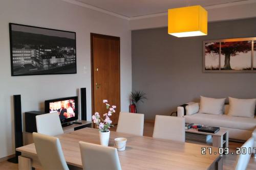 Comfy Apartment With Acropolis View Room Type - Three-Bedroom Apartment Comfy Apartment With Acropolis View Room Type - Three-Bedroom Apartment