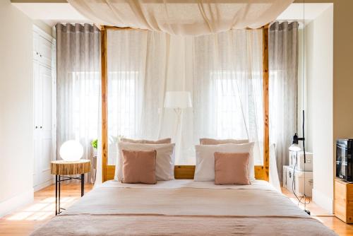 1 king bed, 2 twin beds