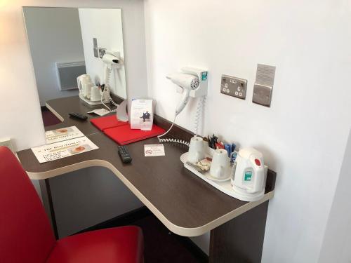 Ramada Milton Keynes - image 3