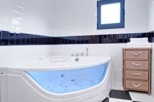 Hot tub, APARTAMENTOS LA LLONGAR in Pilona