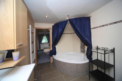 淋浴間, Altes Zollhaus Nähe Mullerthal Luxemburg (Altes Zollhaus Nahe Mullerthal Luxemburg) in 奧烏爾河畔阿默丁根