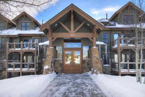 Exterior view, Highland Greens Lodge 210 Colorado in Baldy Mountain