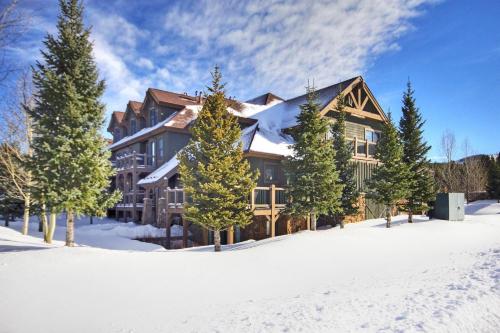 Exterior view, Highland Greens Lodge 210 Colorado in Baldy Mountain