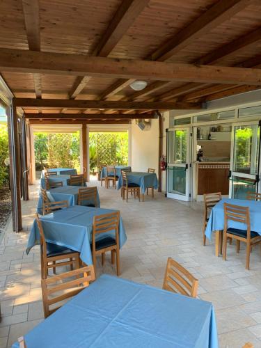 設施, Hotel Mare Azzurro in 特拉西那